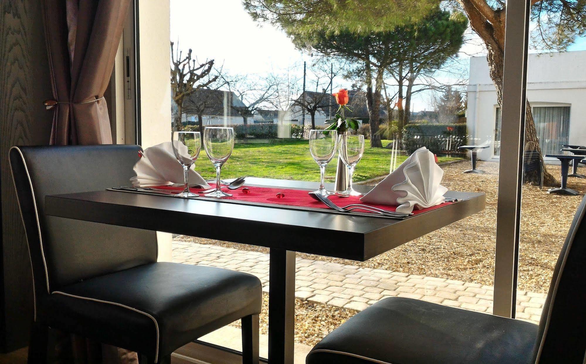 Logis Hotel Restaurant Des Chateaux Azay-le-Rideau Exteriér fotografie